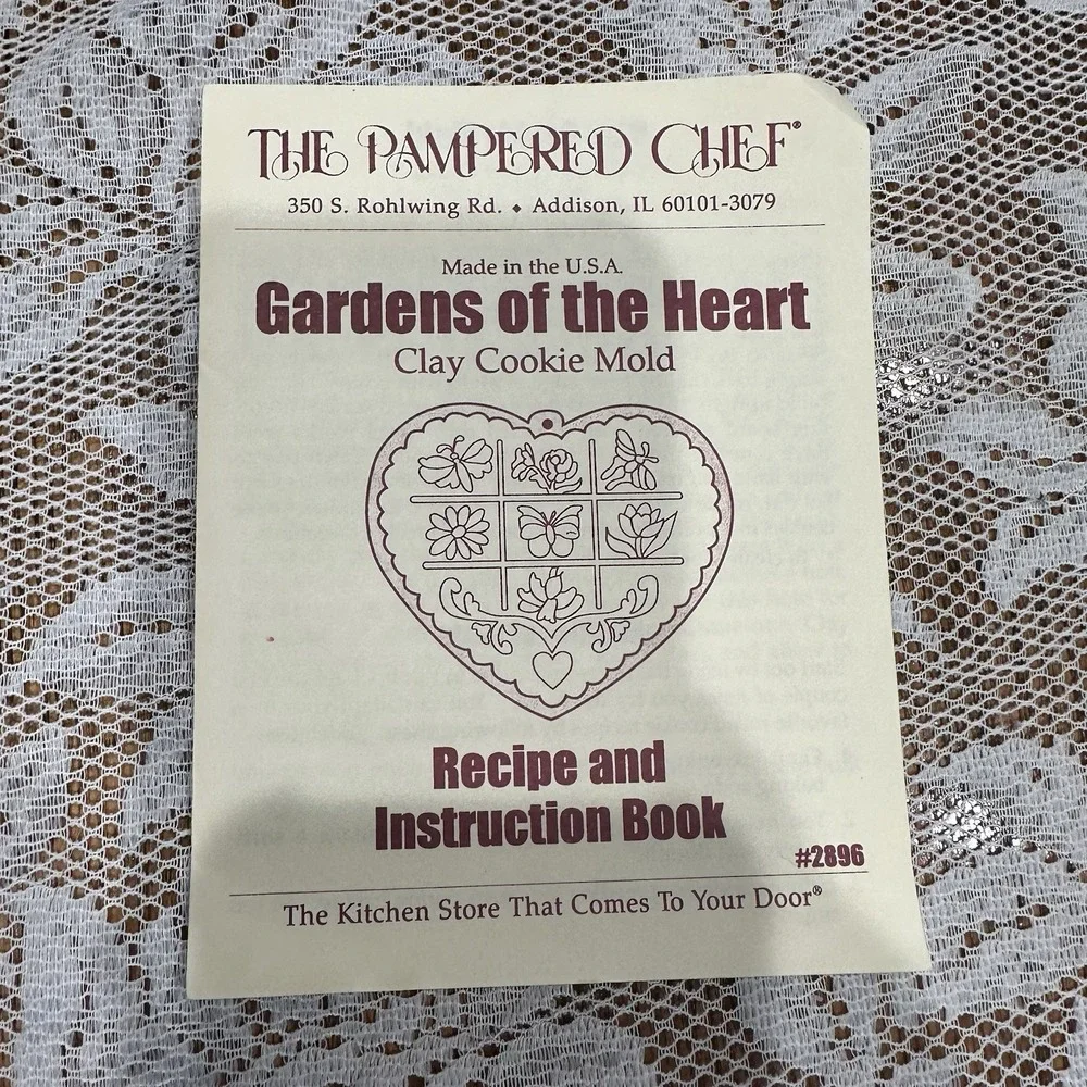 Vintage 1996 The Pampered Chef Gardens of The Heart Clay Cookie Mold New‎ In Box